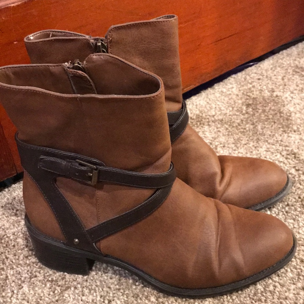 Chaps brown buckle ankle boots women’s 7.5